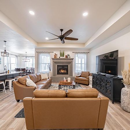 Teton Valley Getaway With Private Deck And Hot Tub! Ащън Екстериор снимка