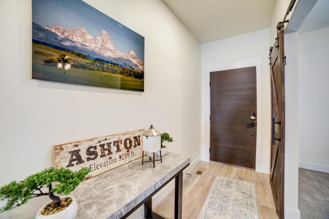 Teton Valley Getaway With Private Deck And Hot Tub! Ащън Екстериор снимка