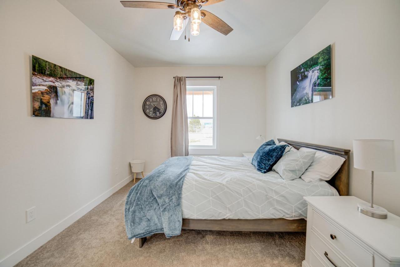 Teton Valley Getaway With Private Deck And Hot Tub! Ащън Екстериор снимка
